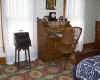 HF KW desk.JPG (165724 bytes)